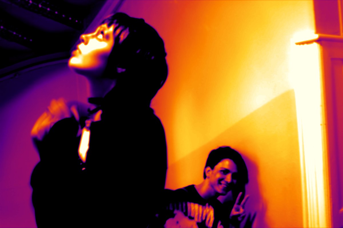 The same photo with the Thermal look